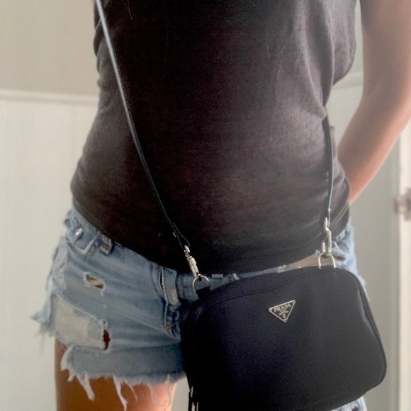 𝐒𝐎𝐋𝐃 𝐒𝐎𝐋𝐃 𝐒𝐎𝐋𝐃 𝐒𝐎𝐋𝐃 Prada - Picture 2 of 4